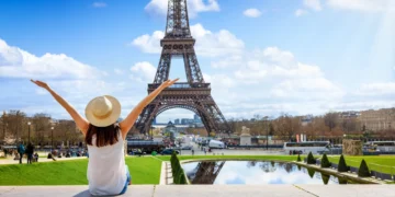 باريس: مدينة النور… دليلك الكامل لاكتشاف أجمل وجهة سياحية في العال