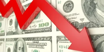 الدولار عند أدنى مستوى في 6 أسابيع وسط آمال إجراء محادثات مع إيران