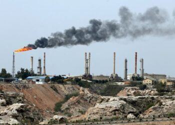 رصد طائرة استطلاعية أميركية بالقرب من جزيرة خارك الإيرانية