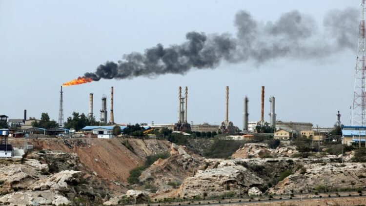 رصد طائرة استطلاعية أميركية بالقرب من جزيرة خارك الإيرانية