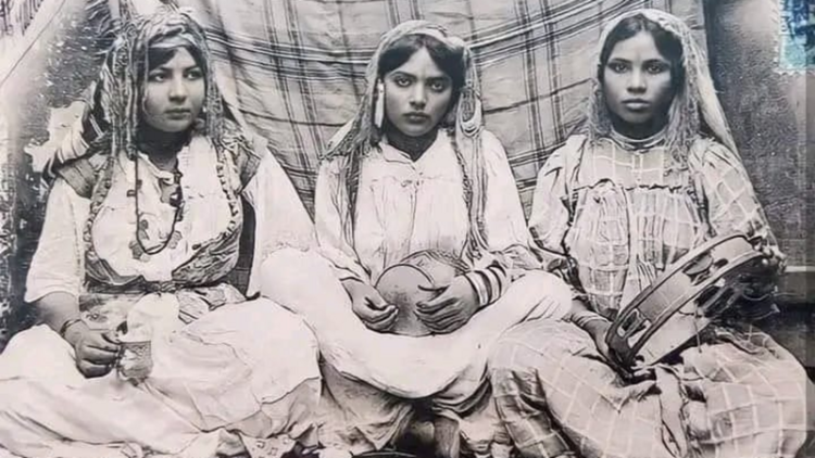 “الأغاني المقدسة للمداحات” تصل اليونيسكو..تراث لا مادي جزائري تعرف عليه