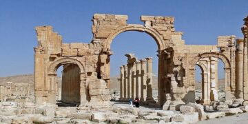 علماء آثار روس يسلّمون مكتشفات تدمر إلى المتاحف السورية