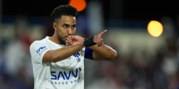 نادي الهلال إنزاجي يدافع عن الجهاز الطبي