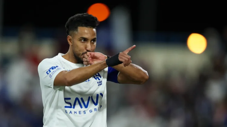 نادي الهلال إنزاجي يدافع عن الجهاز الطبي